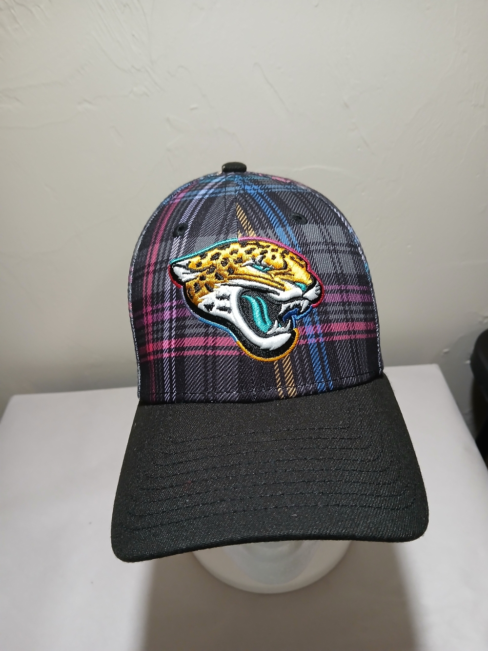 New Era 9FORTY Gray Plaid Jacksonville Jaguars Crucial Catch Snapback Cap